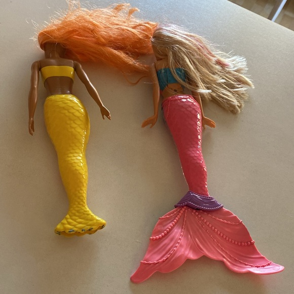 Barbies 2013 and 2016 mermaids - Picture 8 of 8